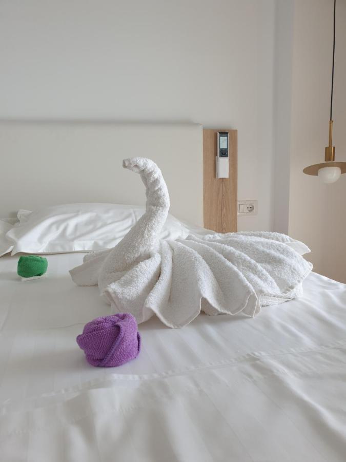 Hera Premium Apartments Sarandë エクステリア 写真