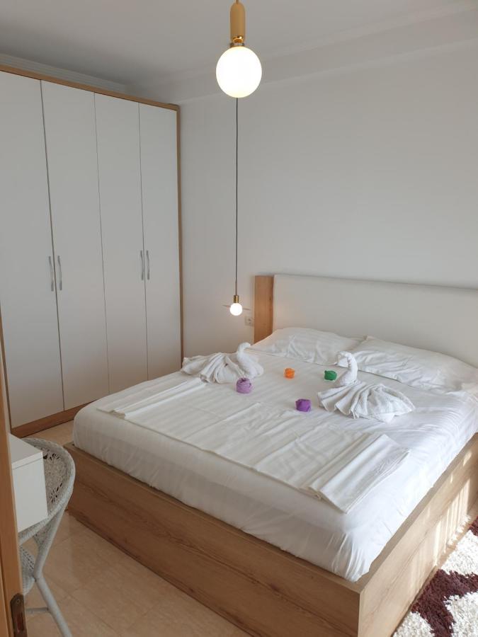 Hera Premium Apartments Sarandë エクステリア 写真