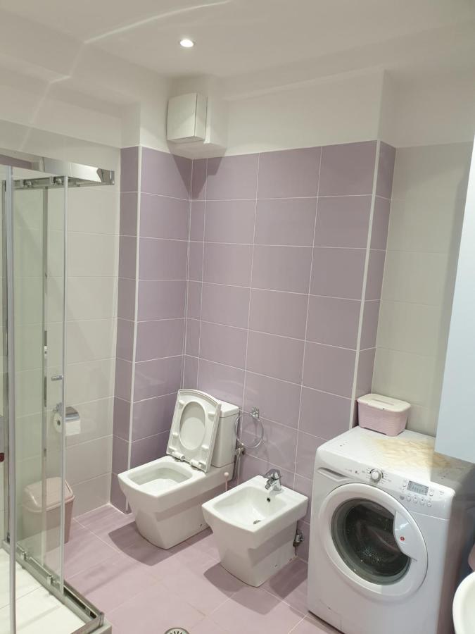 Hera Premium Apartments Sarandë エクステリア 写真