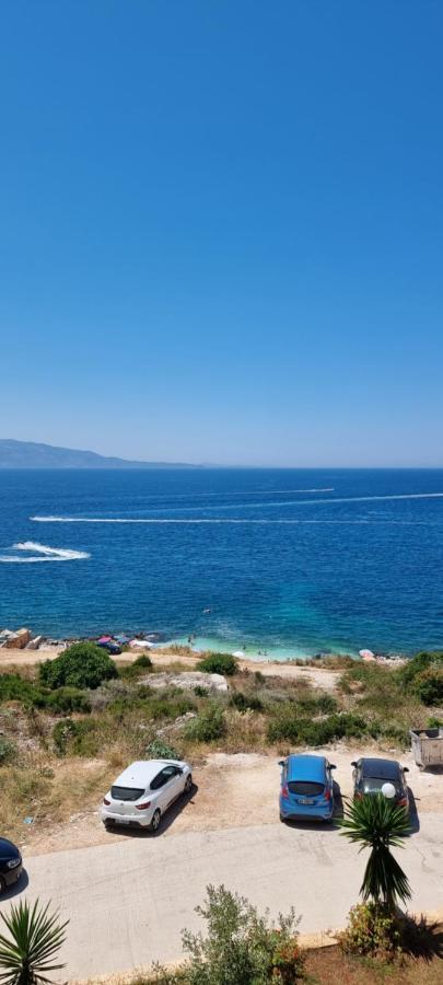 Hera Premium Apartments Sarandë エクステリア 写真